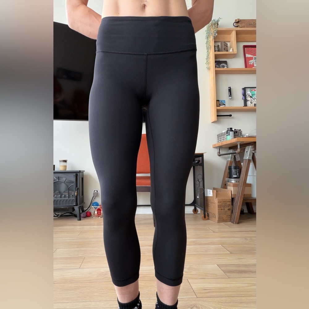 EUC Black lululemon leggings